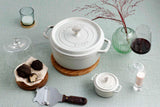 Staub 24cm round cocotte white truffle